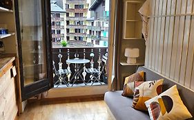 Cozy Chamonix Ski Studio With Mountain Views